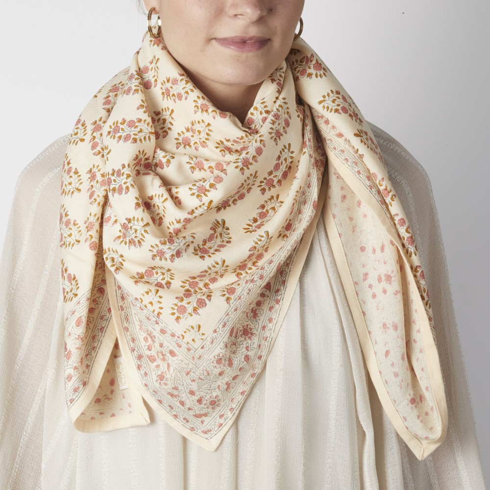 SCARF WITH « INDIEN » FLOWERS PRINT PRIMROSE