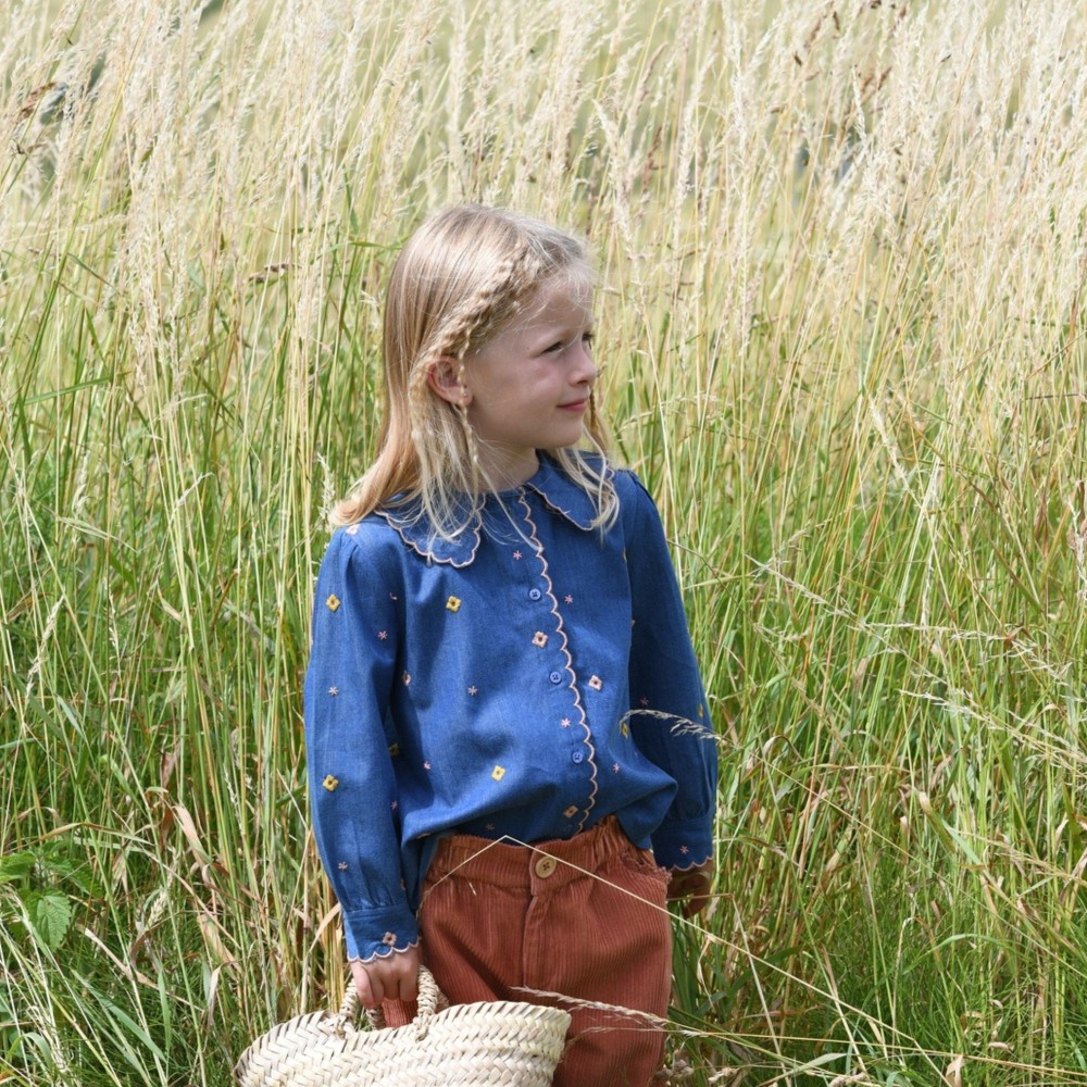 Blouse à col brodée fleurs denim Edelia