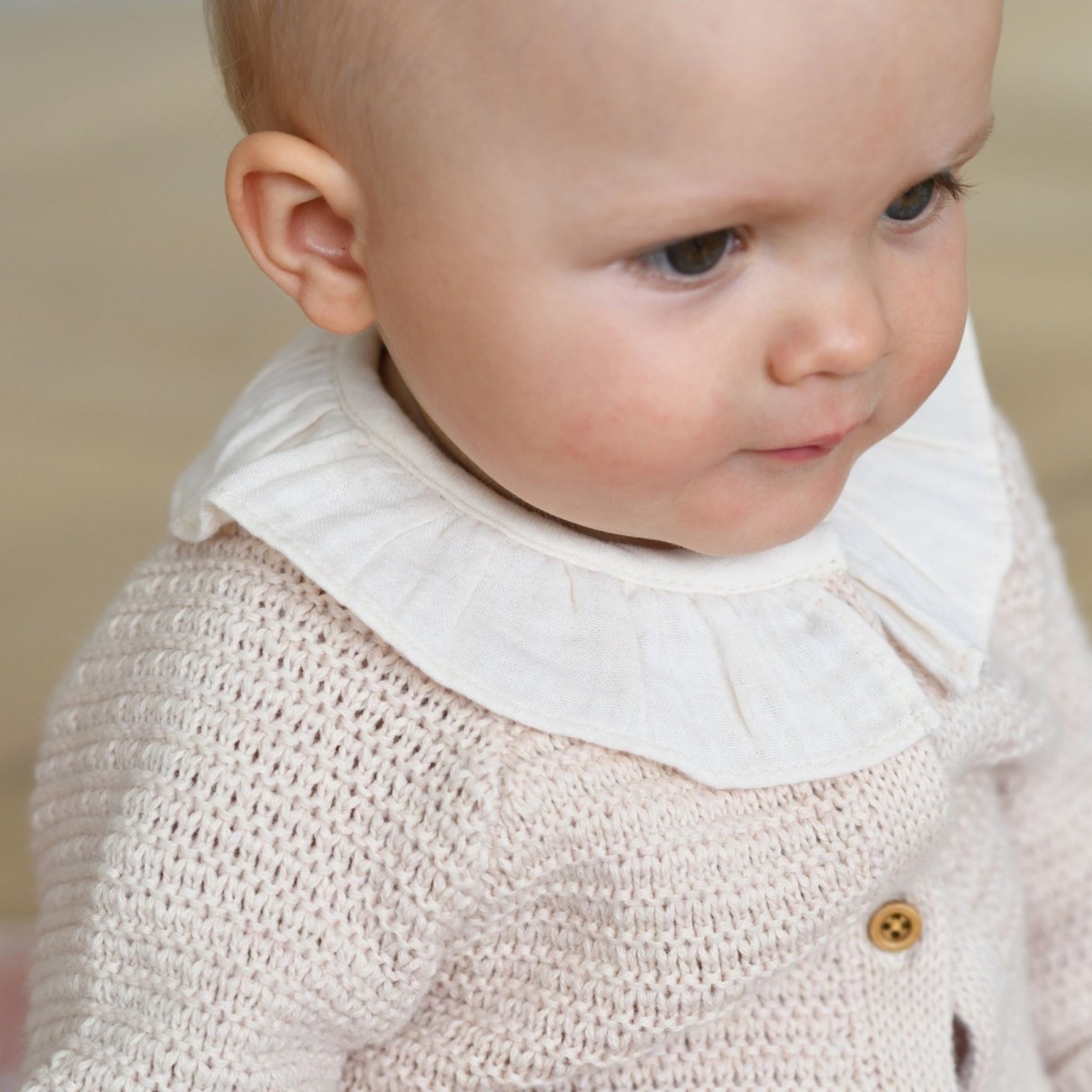Unisex baby romper with gathered collar Eden