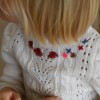 Pull brodé fleurs écru Bianca
