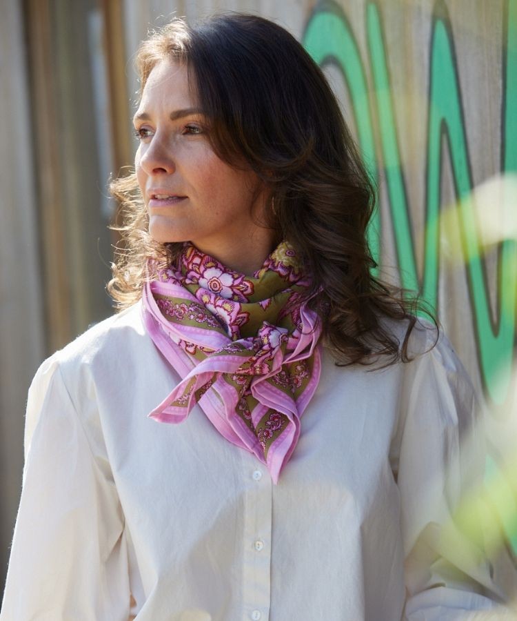 GRANDS FOULARDS